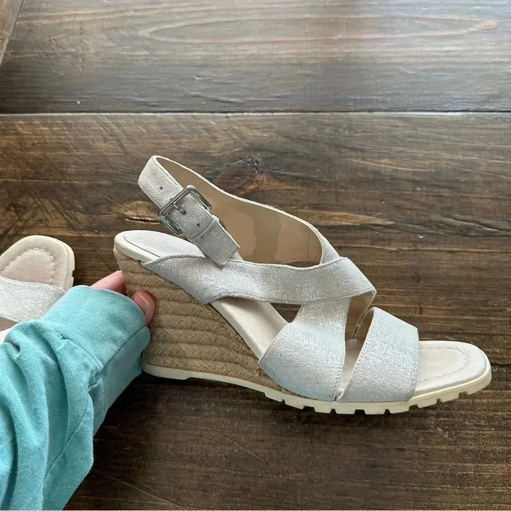 Donald J. Pliner Brevos Women's Lt. Gray & Tan Strappy Wedge Sandal Size 10M GUC